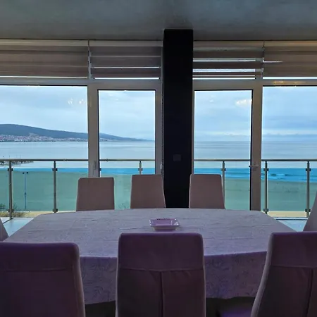 Хотел Family Complex Gallery - Sunny 3*