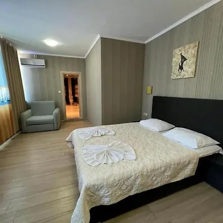 Family Complex Gallery - Sunny