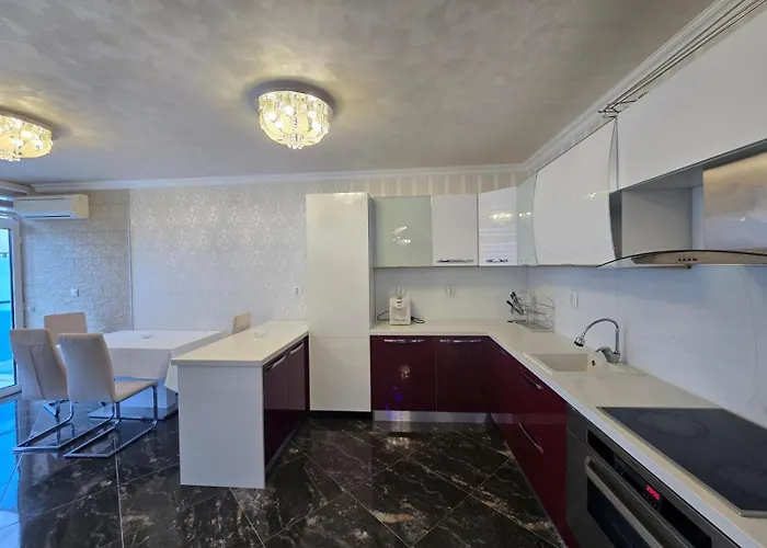 Family Complex Gallery - Sunny 3*