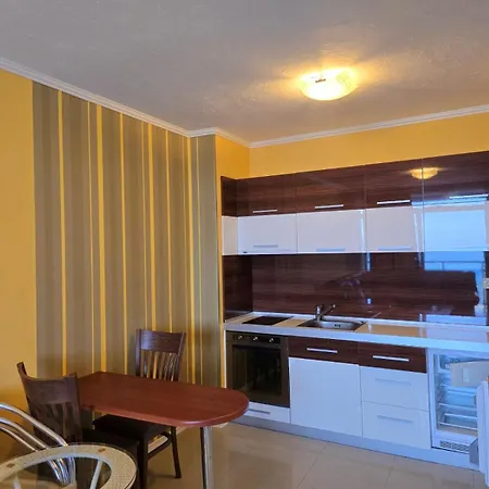 Family Complex Gallery - Sunny 3* サニービーチ